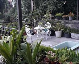 Ready to Use! Luxury House LT 225m2 Desain Elegan di Pondok Hijau Ready to Use! Luxury House LT 225m2 Desain Elegan di Pondok Hijau