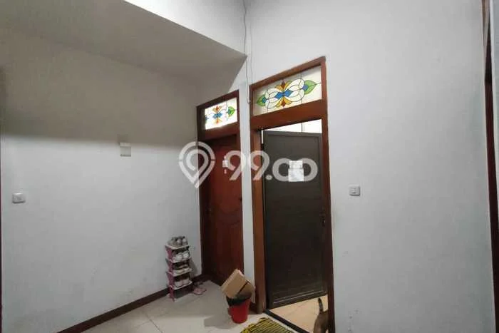 Kost untuk Dijual di Kemanggisan Punya 2 Kamar Kost untuk Dijual di Kemanggisan Punya 2 Kamar