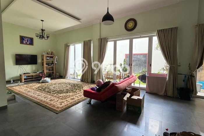 Siap Huni Rumah Mewah 13 Kamar di Arcamanik Dekat ke Mana Pun Siap Huni Rumah Mewah 13 Kamar di Arcamanik Dekat ke Mana Pun