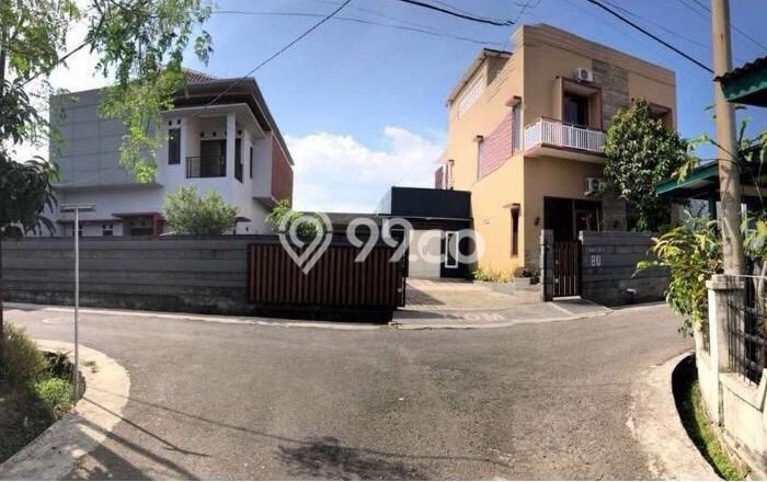 Siap Huni Rumah Mewah 13 Kamar di Arcamanik Dekat ke Mana Pun Siap Huni Rumah Mewah 13 Kamar di Arcamanik Dekat ke Mana Pun