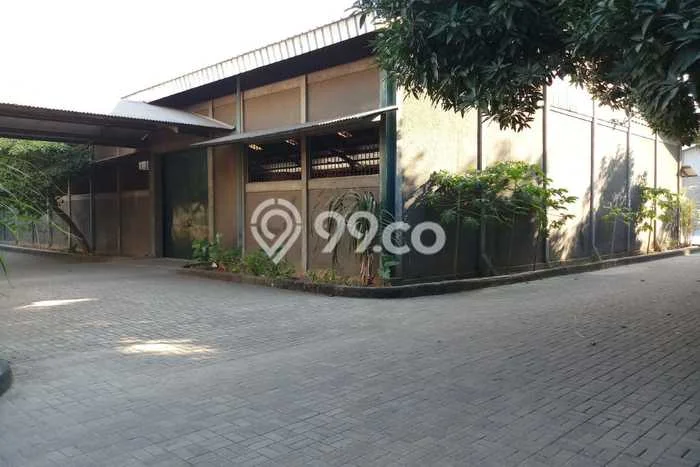 Area Ramai! Pabrik Dijual di Gresik untuk Bisnis Luas Bangunan 1500m2 Area Ramai! Pabrik Dijual di Gresik untuk Bisnis Luas Bangunan 1500m2