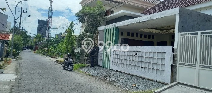 Jual Rumah Bagus Siap Huni LB 156m2 di Gubeng, Surabaya Jual Rumah Bagus Siap Huni LB 156m2 di Gubeng, Surabaya