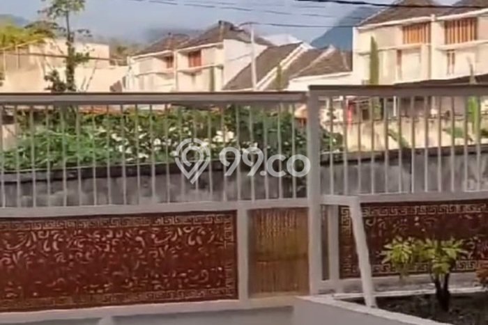 Rumah Strategis Minimalis Lb 156m2 di Junrejo, Batu Rumah Strategis Minimalis Lb 156m2 di Junrejo, Batu