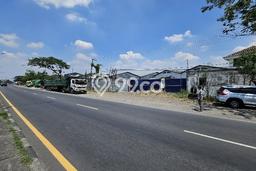 Area Ramai! Gudang Dijual di Krian untuk Bisnis Luas Bangunan 4m2 Area Ramai! Gudang Dijual di Krian untuk Bisnis Luas Bangunan 4m2