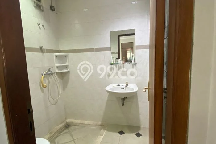 Rumah Eksklusif Dijual LT 180m2 di Wiyung, Surabaya Rumah Eksklusif Dijual LT 180m2 di Wiyung, Surabaya
