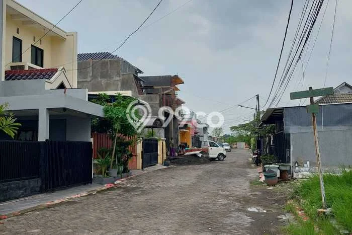 Hunian Strategis 2 KT LB 70m2 Kondisi Bagus di Gununganyar Hunian Strategis 2 KT LB 70m2 Kondisi Bagus di Gununganyar