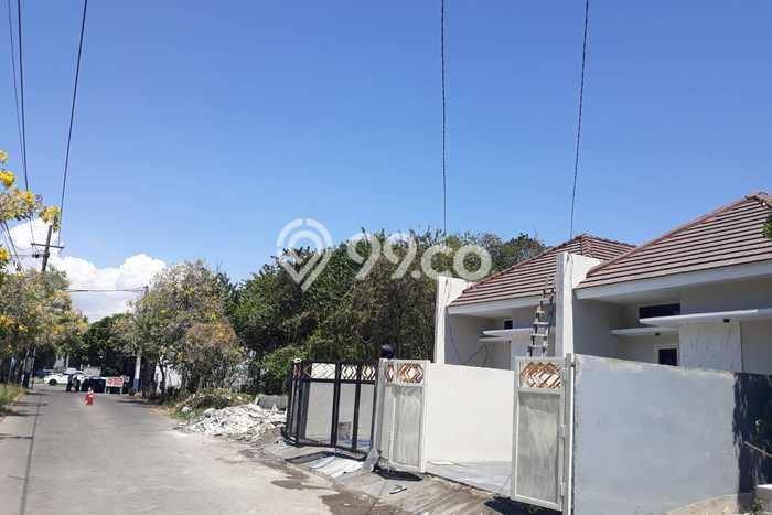 Dijual Rumah Modern 3 KT di Gununganyar, Surabaya Dijual Rumah Modern 3 KT di Gununganyar, Surabaya