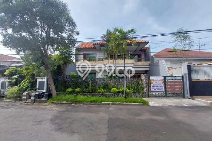 Rumah Mewah Dijual LT 287m2 di Wonocolo, Surabaya Rumah Mewah Dijual LT 287m2 di Wonocolo, Surabaya