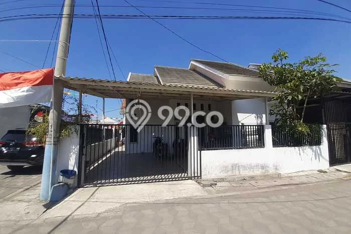Rumah Nyaman 2 KT LB 70m2 Kondisi Bagus di Gununganyar Rumah Nyaman 2 KT LB 70m2 Kondisi Bagus di Gununganyar