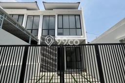 For Sale Rumah 4 Kamar Lokasi Strategis Nyaman dan Strategis di Rungkut For Sale Rumah 4 Kamar Lokasi Strategis Nyaman dan Strategis di Rungkut