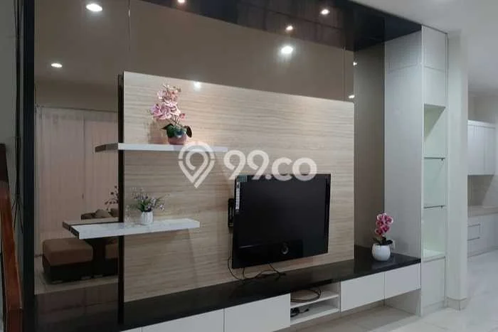 Rumah sewa siap pakai 5 Kamar Tidur di BSD City, Tangerang Rumah sewa siap pakai 5 Kamar Tidur di BSD City, Tangerang