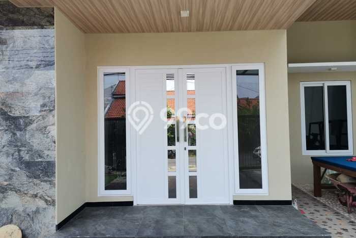 Rumah Mewah Akses Strategis di Surabaya Rumah Mewah Akses Strategis di Surabaya