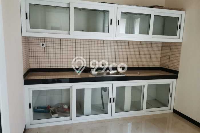 Rumah Mewah Akses Strategis di Surabaya Rumah Mewah Akses Strategis di Surabaya