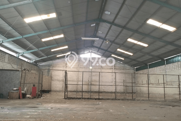 PRIME LOCATION! Pabrik di Tandes, Luas 2100m2m², Kawasan Komersial, Posisi Premium PRIME LOCATION! Pabrik di Tandes, Luas 2100m2m², Kawasan Komersial, Posisi Premium