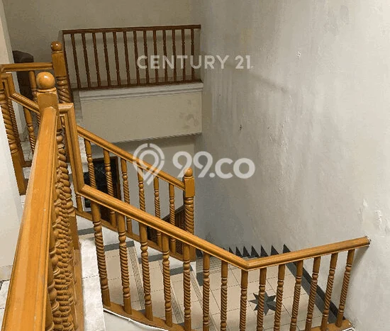 Disewakan! Rumah 5 Kamar Tidur &
3 Kamar Mandi di Pulomas, Jakarta Timur Disewakan! Rumah 5 Kamar Tidur &
3 Kamar Mandi di Pulomas, Jakarta Timur