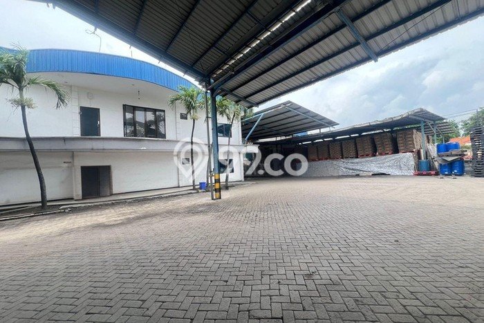 Unit Gudang Dijual di Surabaya LT 12820m2 & LB 8904m2 Unit Gudang Dijual di Surabaya LT 12820m2 & LB 8904m2