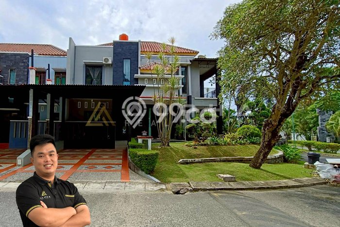 Rumah di Batam Centre, 5 KT, View Kota, LT 310m² LB 310m² Rumah di Batam Centre, 5 KT, View Kota, LT 310m² LB 310m²