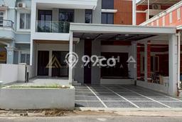 BEST LOCATION! Rumah di , Dekat Stasiun, 4 KM, Luas 180m2m² Bangunan 250m2m² BEST LOCATION! Rumah di , Dekat Stasiun, 4 KM, Luas 180m2m² Bangunan 250m2m²