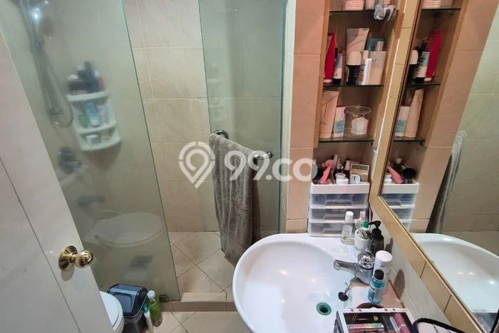 Hunian Apartemen High-Class untuk Dijual di Jakarta Pusat dengan 3 BR & 2 Kamar Mandi Hunian Apartemen High-Class untuk Dijual di Jakarta Pusat dengan 3 BR & 2 Kamar Mandi