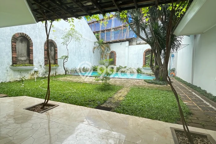 Rumah Modern Disewakan di Menteng Jakarta Pusat Area Sangat Strategis Rumah Modern Disewakan di Menteng Jakarta Pusat Area Sangat Strategis