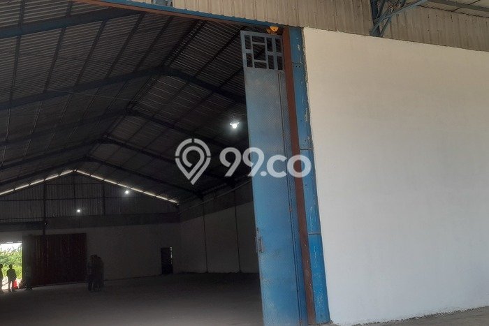 Gudang untuk disewa di Adiwerna punya LT 1700m2 & LB 600m2 harga sewa kompetitif Gudang untuk disewa di Adiwerna punya LT 1700m2 & LB 600m2 harga sewa kompetitif