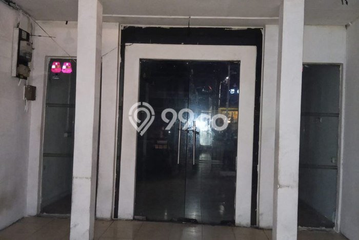 Ruko Disewa di Tebet, Jakarta Selatan, LT 99m2 / LB 243m2 Ruko Disewa di Tebet, Jakarta Selatan, LT 99m2 / LB 243m2