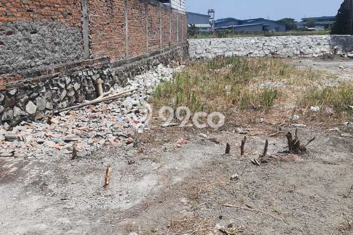 Tanah Disewakan Lokasi Bekasi Seluas 740m2 Strategis dan Aman Tanah Disewakan Lokasi Bekasi Seluas 740m2 Strategis dan Aman