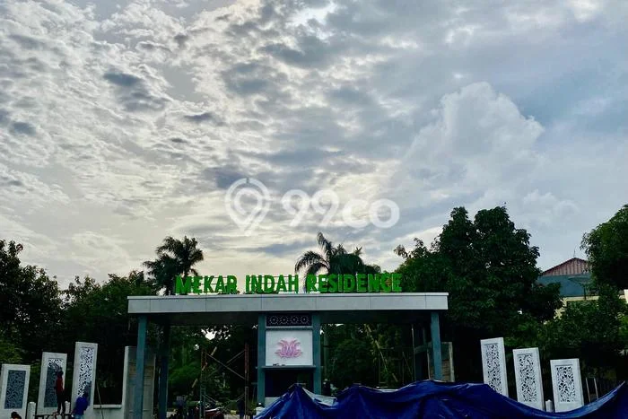 Rumah Luas Asri 5 KT Siap Pakai di Jababeka Bekasi Rumah Luas Asri 5 KT Siap Pakai di Jababeka Bekasi