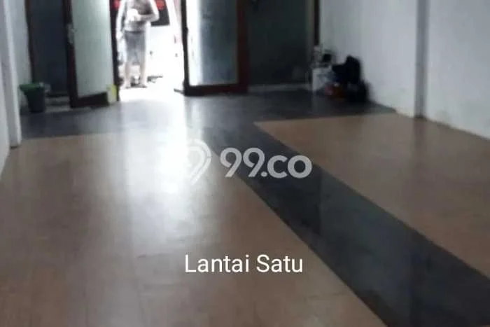 Unit Ruko Dijual di Jakarta Barat LT 61m2 & LB 220m2 Unit Ruko Dijual di Jakarta Barat LT 61m2 & LB 220m2