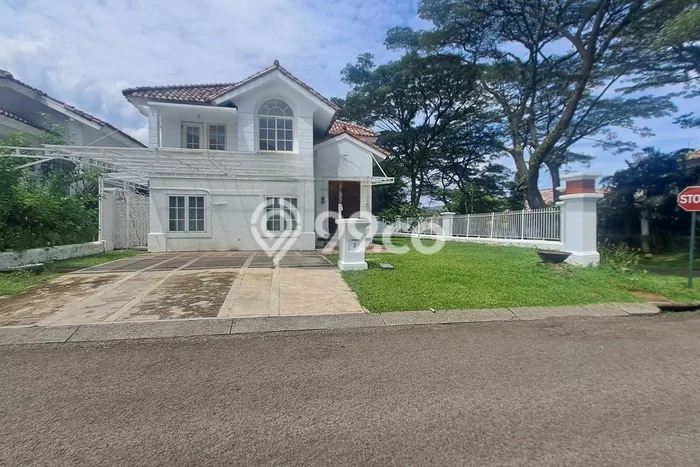 Rumah Elit LB 300m2 Siap Pakai Desain Elegan di Sentul City, Bogor Rumah Elit LB 300m2 Siap Pakai Desain Elegan di Sentul City, Bogor