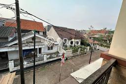 Rumah Luas Asri 2 KT Siap Pakai di Jatiwaringin Bekasi Rumah Luas Asri 2 KT Siap Pakai di Jatiwaringin Bekasi