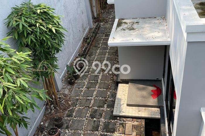 For Sale! Luxury House LT 788m2 Desain Elegan di Jatikarya For Sale! Luxury House LT 788m2 Desain Elegan di Jatikarya
