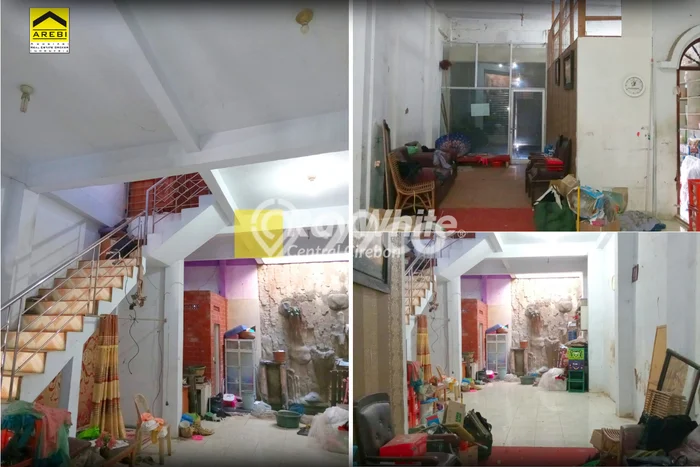 Ruko Disewakan Lokasi Sumber Cirebon Harga Spesial! Ruko Disewakan Lokasi Sumber Cirebon Harga Spesial!