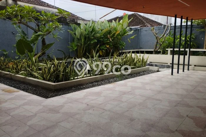 Disewakan Hunian Konsep Minimalis di Slamet Riyadi Solo dengan 6 Kamar Disewakan Hunian Konsep Minimalis di Slamet Riyadi Solo dengan 6 Kamar