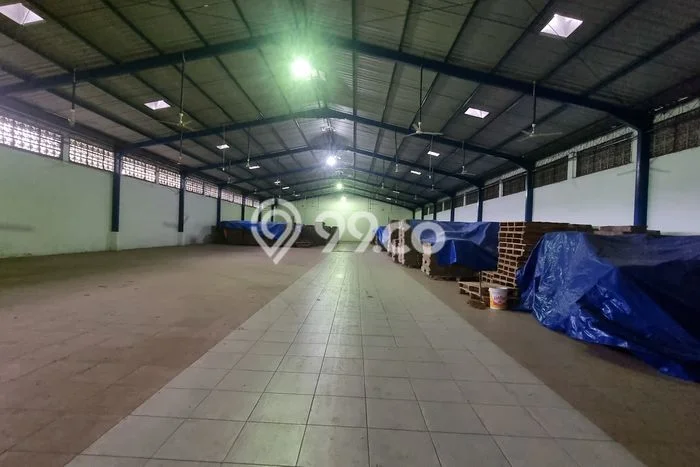 Gudang Dijual di Karanganyar LT 3370m2, LB 2000m2 Solusi Investasi Cerdas Gudang Dijual di Karanganyar LT 3370m2, LB 2000m2 Solusi Investasi Cerdas