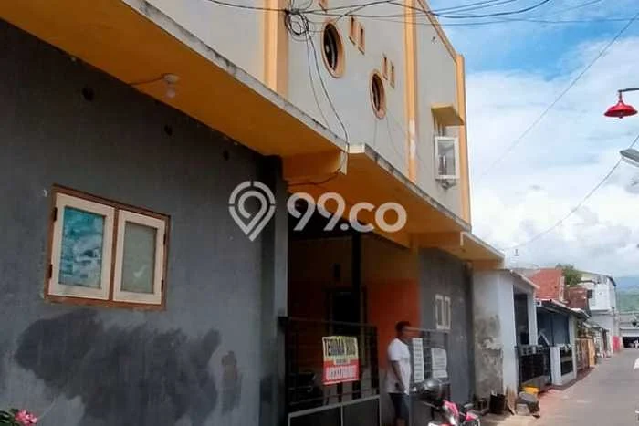 Unit Kost Dijual di Banyuwangi dengan 16 Kamar Tidur & Luas Bangunan 170m2 Unit Kost Dijual di Banyuwangi dengan 16 Kamar Tidur & Luas Bangunan 170m2