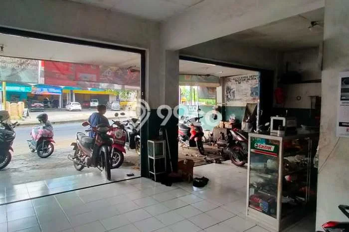 Ruko Dijual di Banyuwangi Banyuwangi dengan Luas Bangunan 210m2 Ruko Dijual di Banyuwangi Banyuwangi dengan Luas Bangunan 210m2