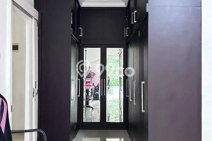 Rumah Luxury Modern Tanpa Renovasi di BSD Tangerang Rumah Luxury Modern Tanpa Renovasi di BSD Tangerang