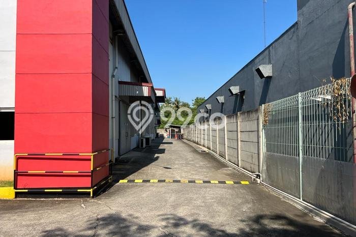 Unit Gudang Dijual di Bekasi LT 4000m2 & LB 2300m2 Unit Gudang Dijual di Bekasi LT 4000m2 & LB 2300m2