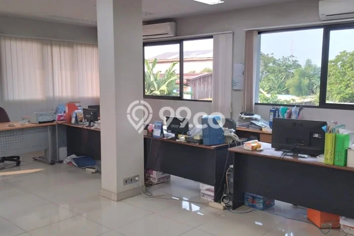 Unit Gudang Disewa Lokasi Purwasari, Karawang Spesifikasi Luas Bangunan 1000m2 Unit Gudang Disewa Lokasi Purwasari, Karawang Spesifikasi Luas Bangunan 1000m2