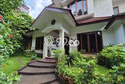 Ready to Use! Luxury House LT 752m2 Desain Elegan di Ampera Ready to Use! Luxury House LT 752m2 Desain Elegan di Ampera