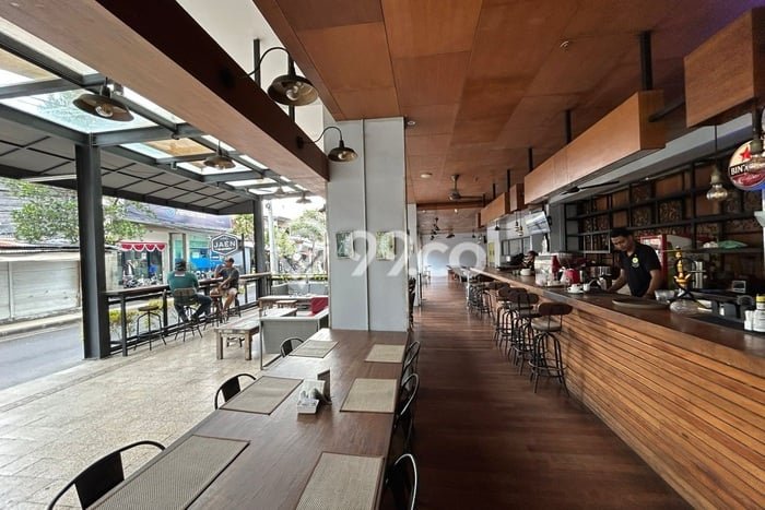 LOKASI STRATEGIS! Komersial di Kuta, Luas 420m², Pusat Perdagangan LOKASI STRATEGIS! Komersial di Kuta, Luas 420m², Pusat Perdagangan