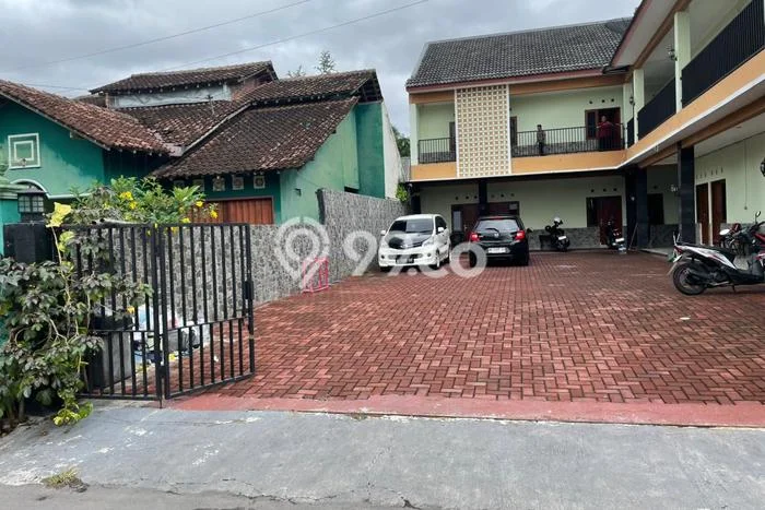 Unit Komersial Tersedia di Maguwoharjo Spesifikasi LB 100m2 Unit Komersial Tersedia di Maguwoharjo Spesifikasi LB 100m2