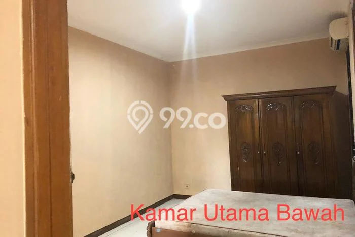 Disewakan Rumah Murah di Pakuwon City Surabaya dengan 4 Kamar Tidur Disewakan Rumah Murah di Pakuwon City Surabaya dengan 4 Kamar Tidur
