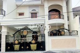 Rumah Luxury Modern Siap Huni di Manyar Surabaya Rumah Luxury Modern Siap Huni di Manyar Surabaya
