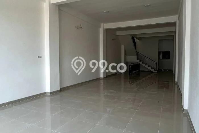 Ruko Disewa di Surabaya dengan LB 300m2 Area Komersial Ramai Ruko Disewa di Surabaya dengan LB 300m2 Area Komersial Ramai
