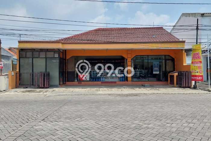 Untuk Dijual! Komersial di Plamongan Semarang LT 388m2 / LB 330m2 Kawasan Bisnis Untuk Dijual! Komersial di Plamongan Semarang LT 388m2 / LB 330m2 Kawasan Bisnis