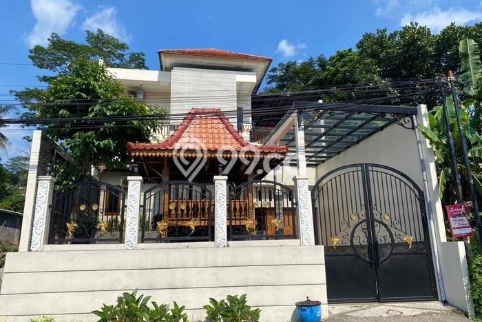 For Sale! Premium House LT 285m2 Desain Elegan di Ungaran For Sale! Premium House LT 285m2 Desain Elegan di Ungaran