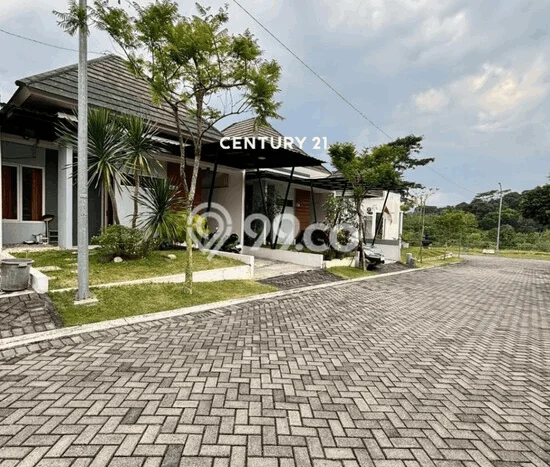 For Sale Hunian Rumah Terawat 3 KT di BSB City, Semarang For Sale Hunian Rumah Terawat 3 KT di BSB City, Semarang
