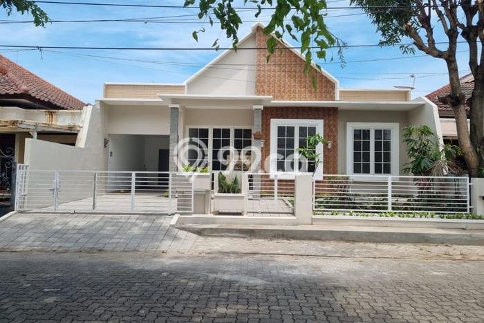 Dijual Cepat Rumah Favorit Siap Huni LB 170m2 di Semarang Barat, Semarang Dijual Cepat Rumah Favorit Siap Huni LB 170m2 di Semarang Barat, Semarang